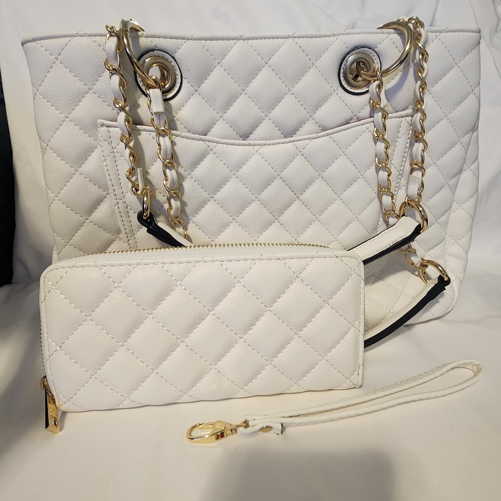 Unbranded Purse, White, w/Wallet Wristlet, 16x11x4, Gold Toned‎ EUC, Quilted